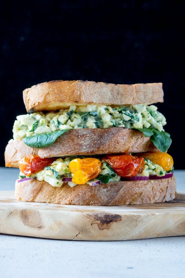 A totally gourmet Egg Florentine Toasted Sandwich, using basic ingredients to create something spectacular. Don't let your lunchtime be boring, try this easy sandwich recipe for something special this week!