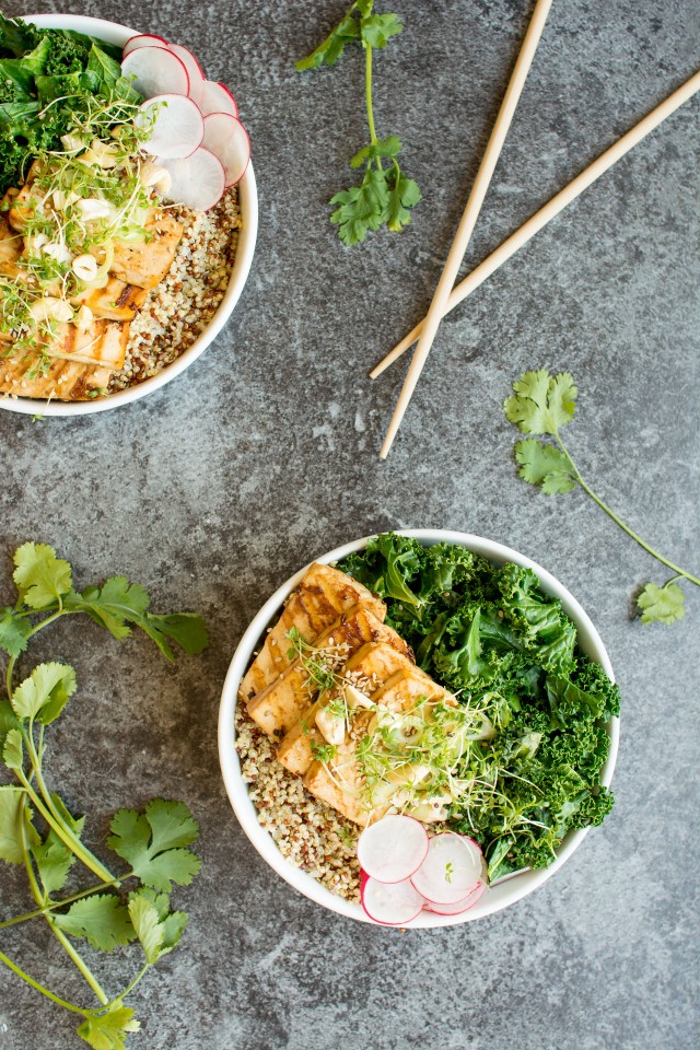 These Teriyaki Tofu Bowls make a perfect lunch or dinner, great for making ahead and packing for a nutritious lunch at work! Tofu is a fantastic blank canvas for all the wonderful teriyaki flavours, come and see how easy this is to make!!