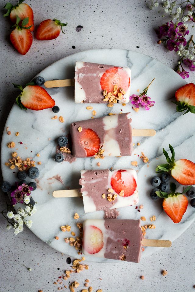 Take your Acai Smoothie Bowl to the next level by turning into these acai granola breakfast popsicles!